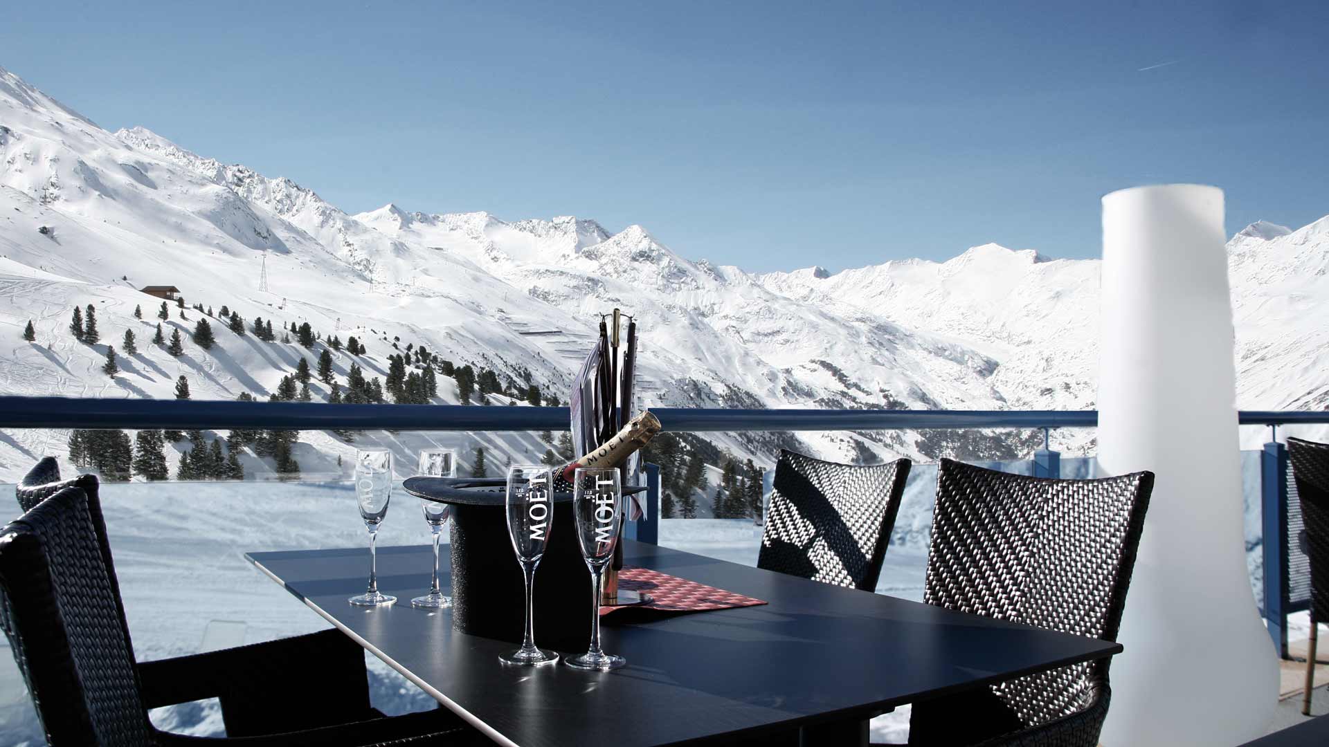 Try our Tyrolean specialties during your lunch time in Hochgurgl