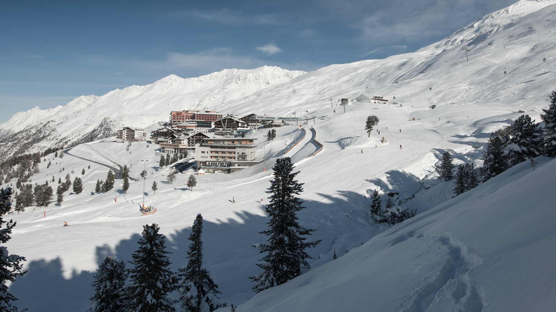 Das Sporthotel Ideal befindet sich auf 2.150m Höhe direkt an der Skipiste in Hochgurgl.