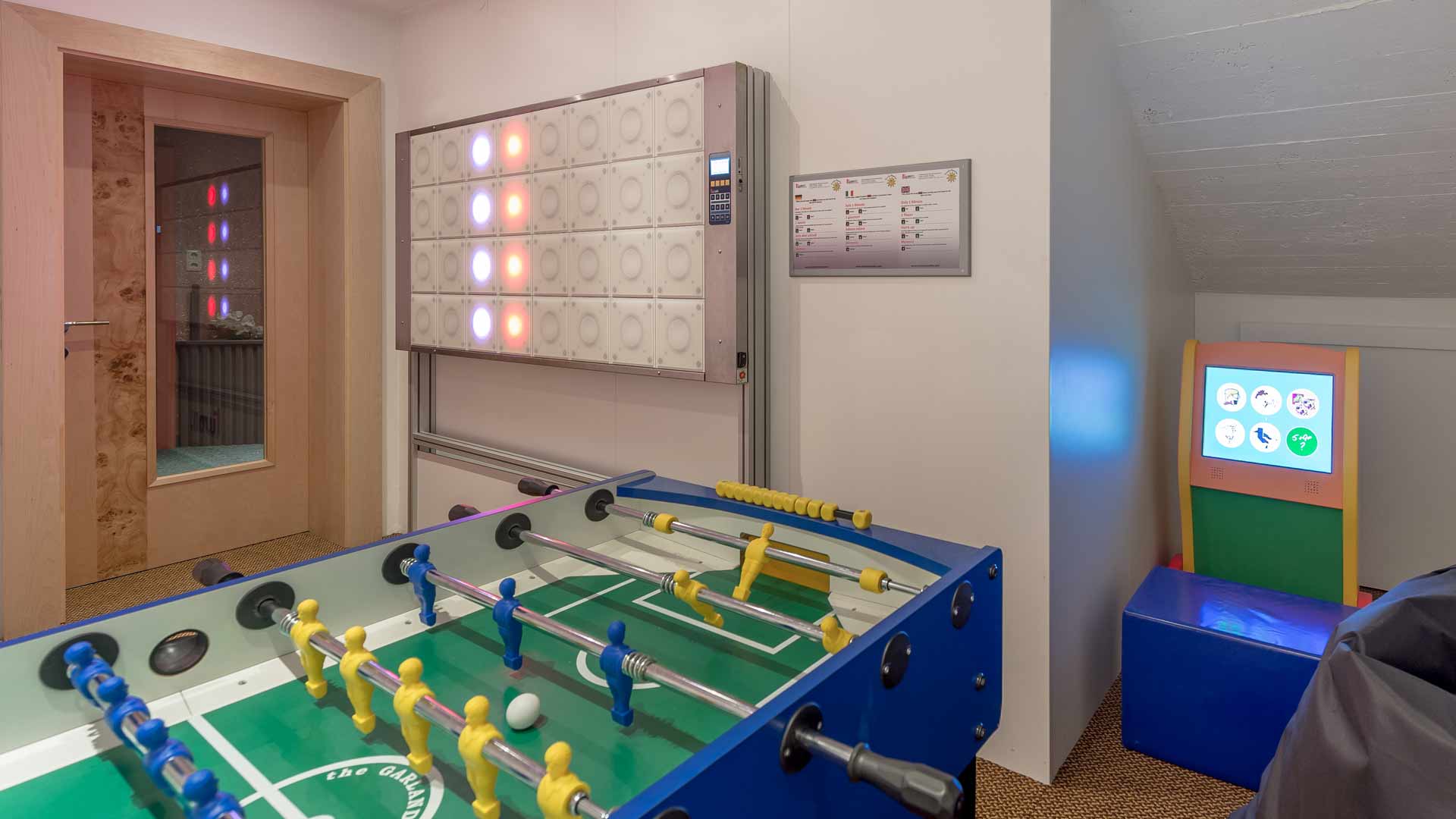 Unser Kinderspielzimmer mit innovatier tWALL, Tischfußball und vielen weiteren Highlights.